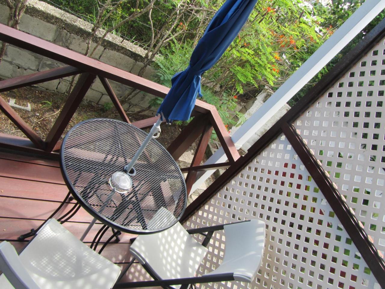 Dolphin Inn Guesthouse & Apartments Christ Church Esterno foto